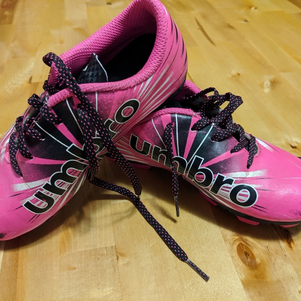 Soccer cleats